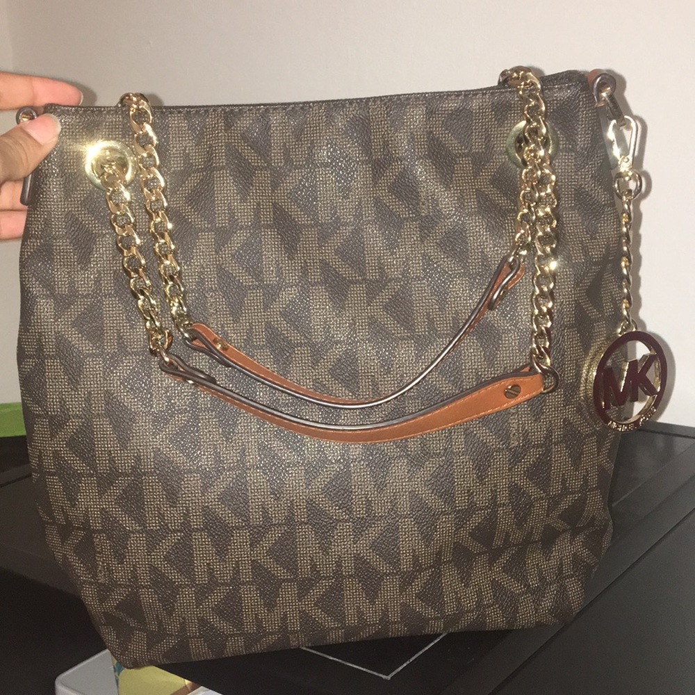 Medium sized Michael Kors purse